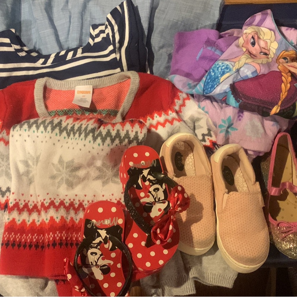 Girls 3T lot, size 8 shoes